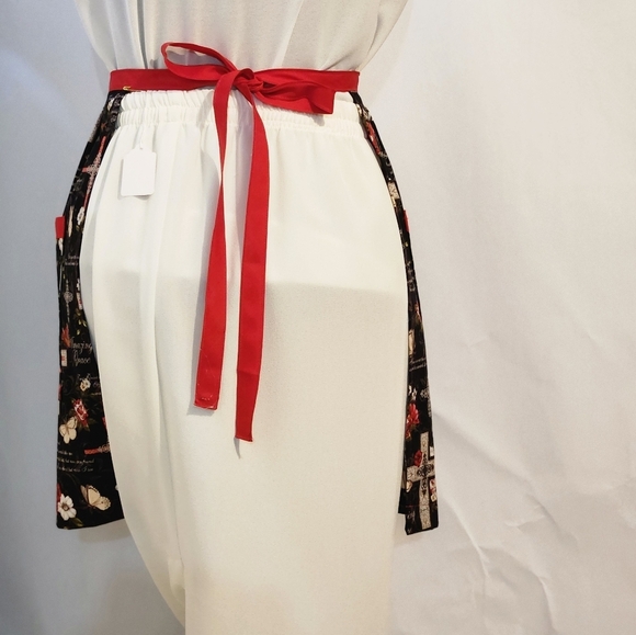 Hand Crafted Half Apron 2 Pockets Black Red Religious Theme Cross Cotton - Picture 9 of 9